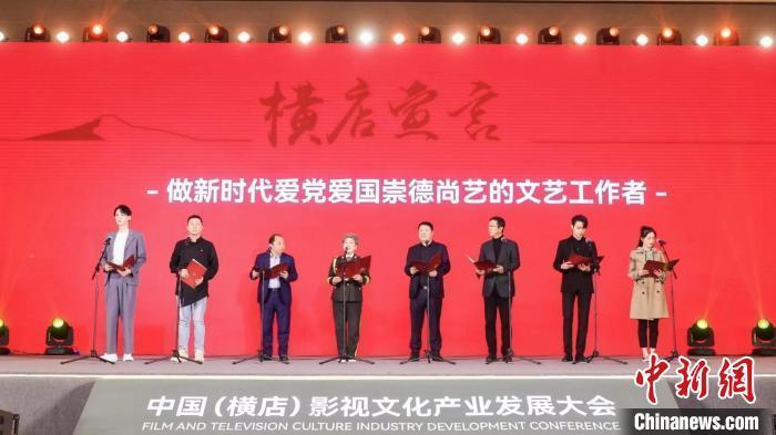 鹿晗鞭炮头曝光:本以为是酷少,下一秒华丽变身