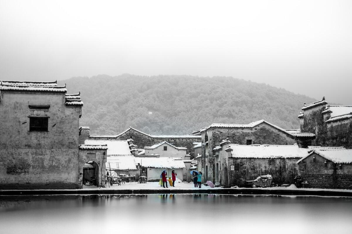 寒雨连江夜人吴，平明送客楚山孤。是什么意思？